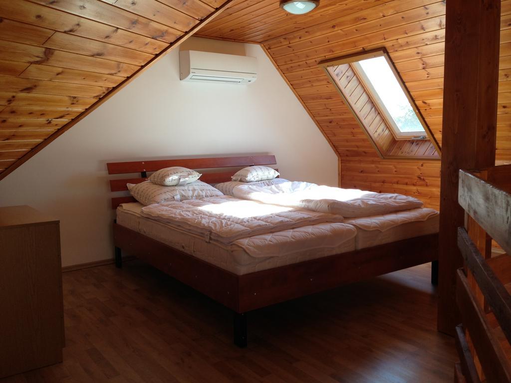 Lovagvar Apartments Gyula Rom bilde